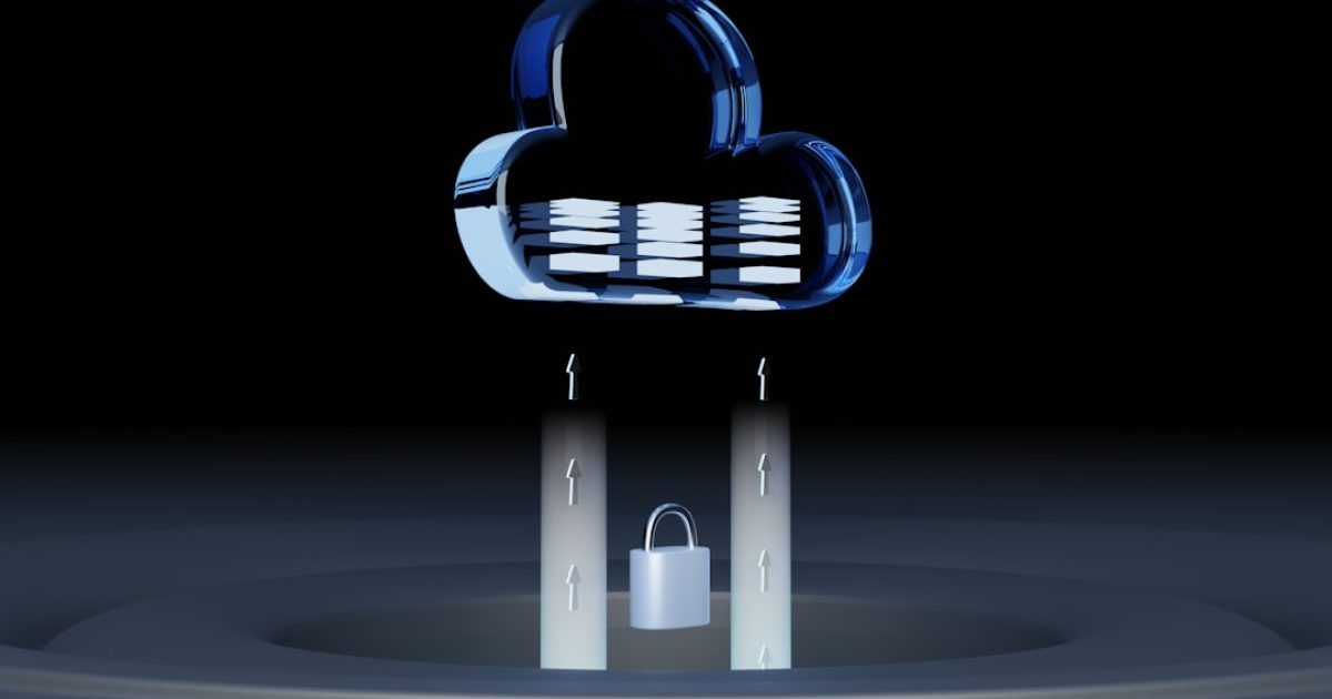 Ícones de servidor, cadeado e rede interligados, representando um bundle de hosting, SSL e CDN e os seus benefícios.